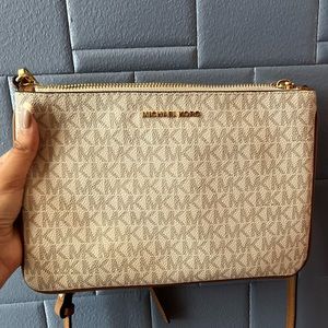 Michael Kors Jet Set Crossbody bag